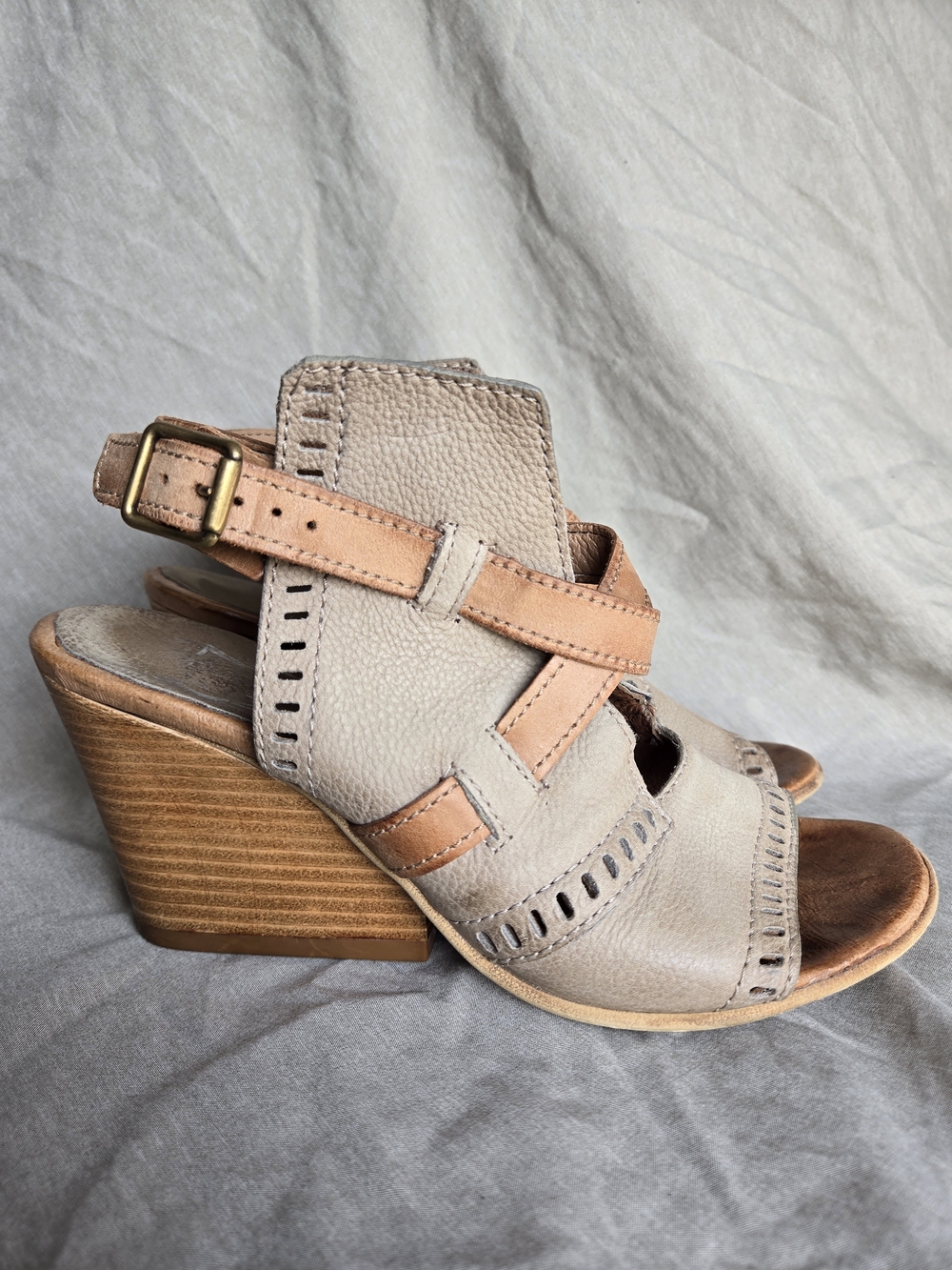 Miz Mooz Beige & Tan Leather Strappy Wedge Sandals Size 38 - Picture 5 of 13